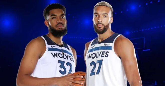 欧冠赛场精彩瞬间：巴萨主场2-0取胜,（欧冠之夜：巴萨主场2比0告捷）