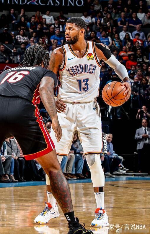 斯洛特：我没说过不会找萨拉赫谈；近三场联赛我们已经有改变（斯洛特：从未说不会和萨拉赫谈，近三轮联赛已做出调整）