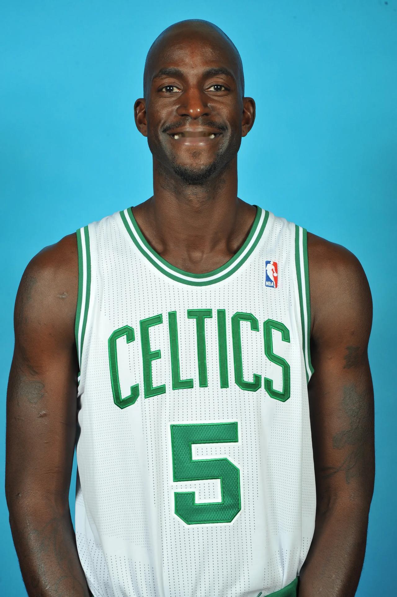 米利唐腿筋重伤或休战三个月，皇马后防再添危机（米利唐腿筋重伤恐缺席三个月，皇马防线再遭打击）